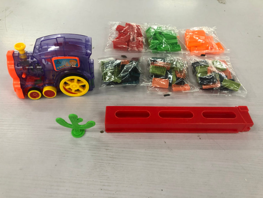 Elektriskt Domino Tåg – Kreativ Leksak för Barn